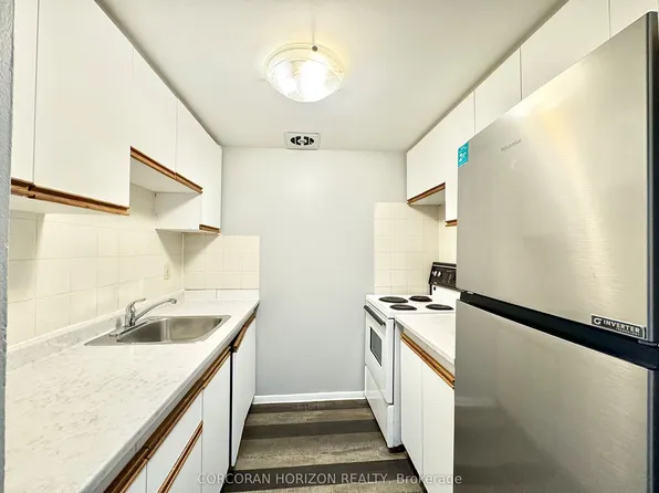 1200 Courtland Ave E, Kitchener, ON