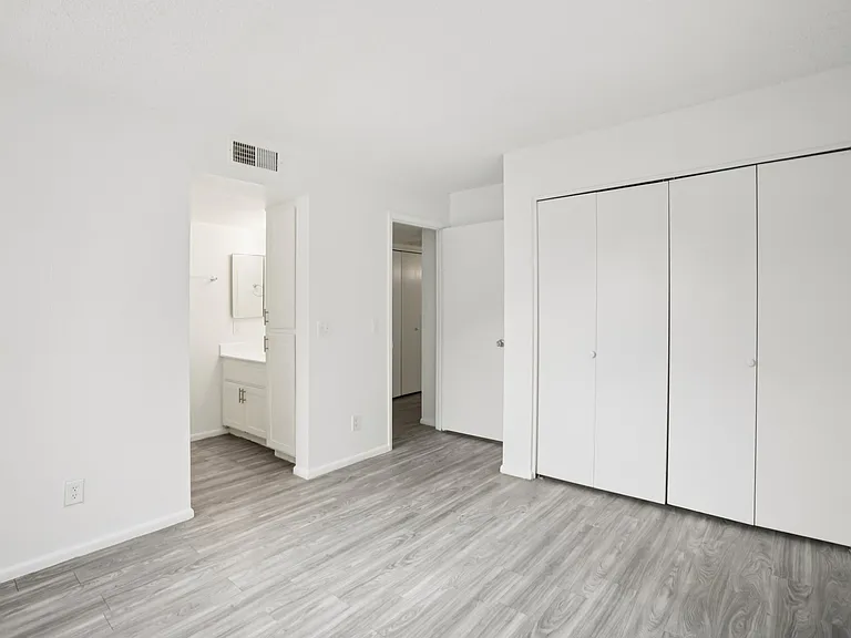 Lemon Grove Apartments — Photo 22