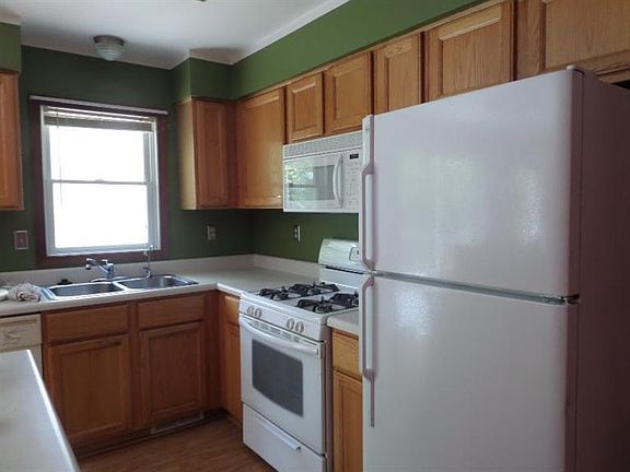 5th image of 236 Beachway Ave