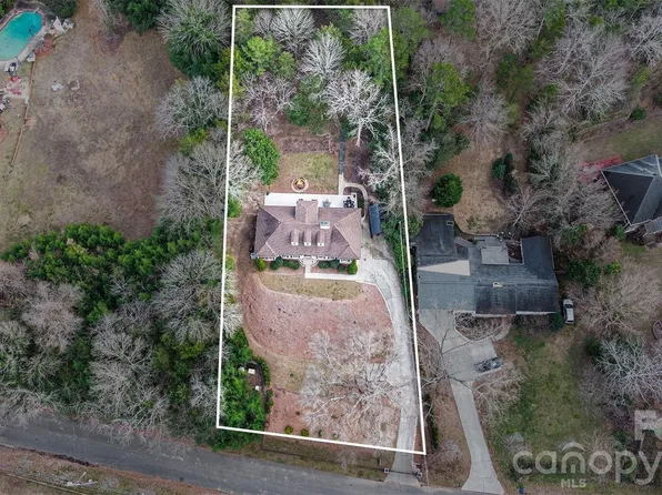 123 Old Bell Rd, Charlotte, NC 28270
