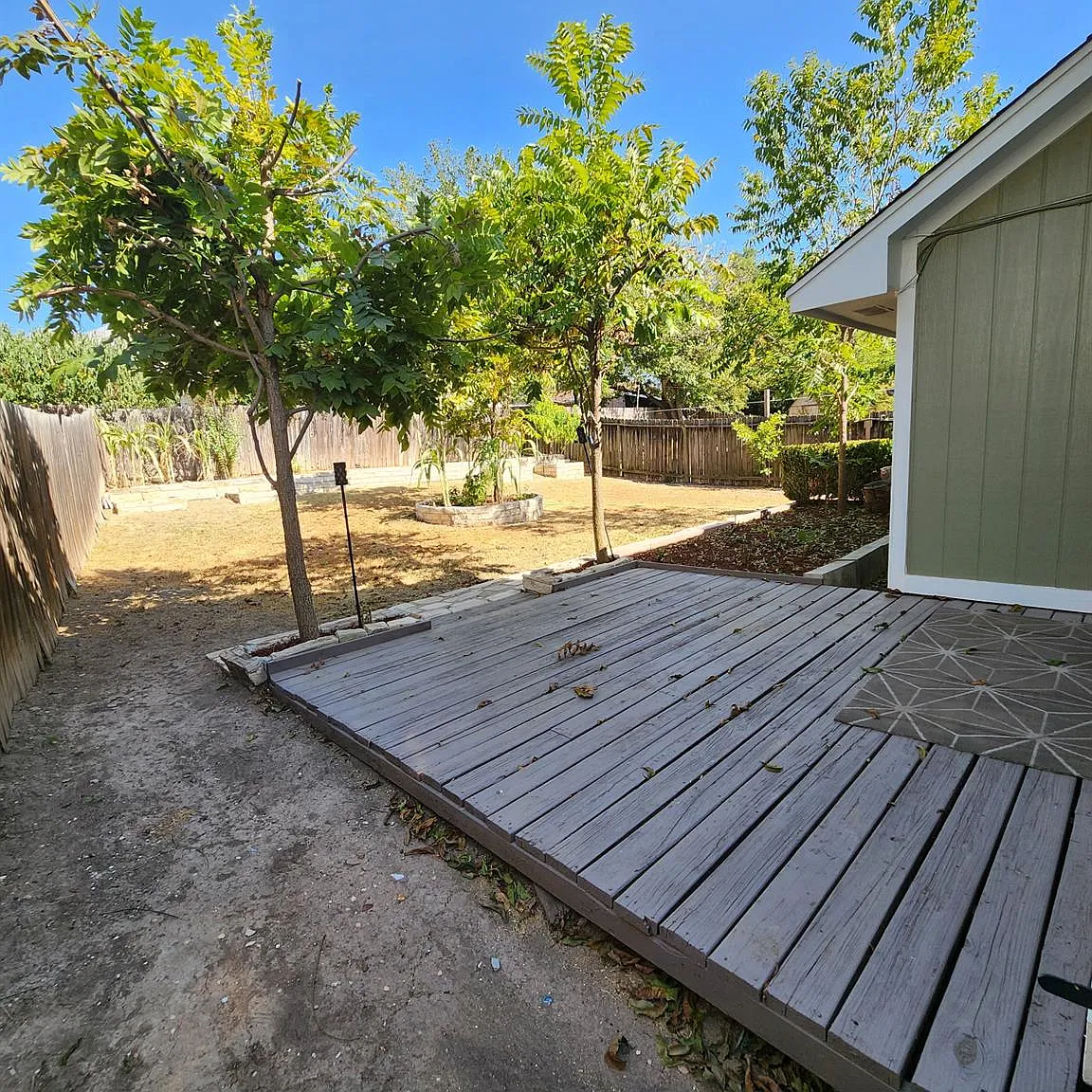 4 bed, 2.5 bath, 1741 sqft, $2,400 — Photo 4
