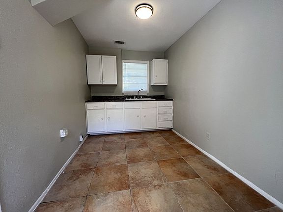 3rd image of 1129 4th Ave N