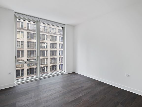 4th image of 28 E Randolph St #1224