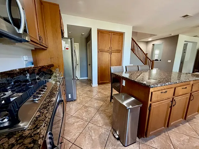 2297 Treetop Ln — Photo 3
