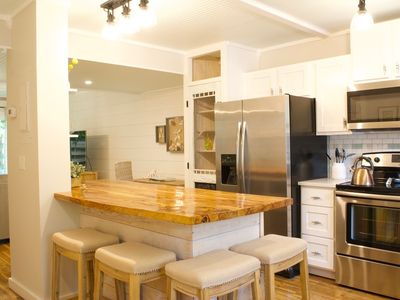 425 Magnolia Ave APT J, Saint Simons Island, GA, 31522
