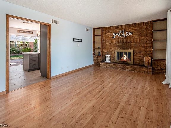 5th image of 4641 Montebello Ave