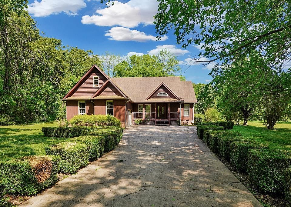 1st image of 31 White Oak Rd
