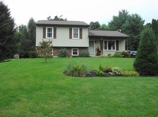 3 Deer Ln, Elizabethtown, PA 17022