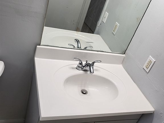 4th image of 1220 Avenue L #C