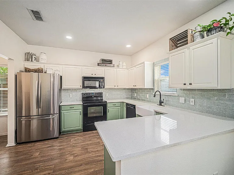 9600 Fox Hill Dr — Photo 11