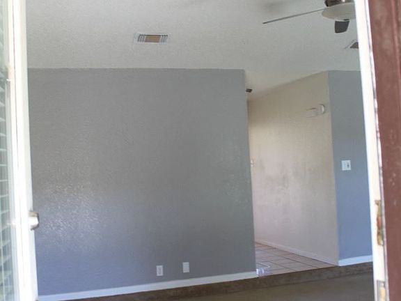 4th image of 2711 Phyllis Dr