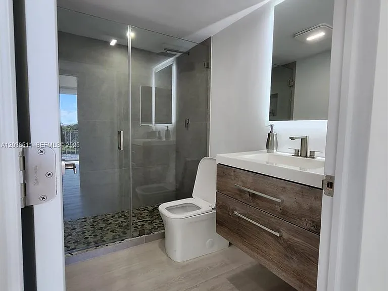 1700 NW North River Dr #606 — Photo 7