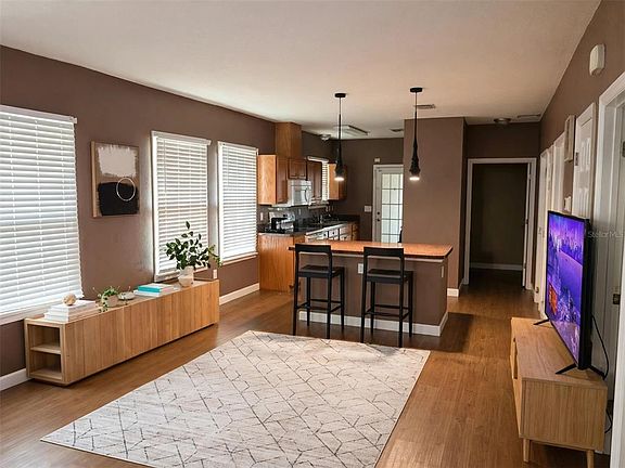 5th image of 1712 W MAIN STREET