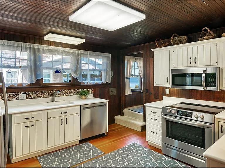 106 E Shore Ave — Photo 18