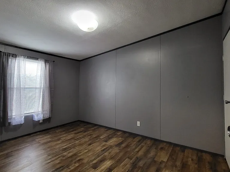 21516 Cherry Hollow Dr — Photo 7