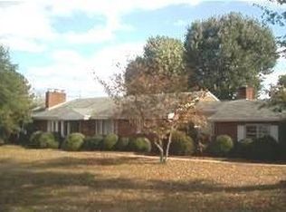 1212 Maymont Dr, Bedford, VA 24523