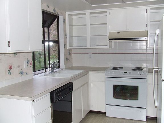 4th image of 12225 NE 68th Pl