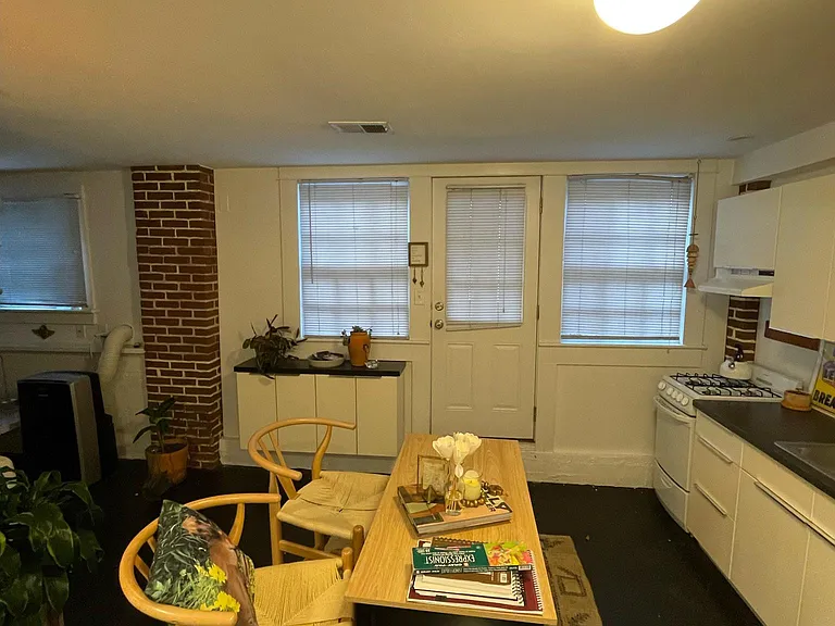 982 N Highland Ave NE #2 — Photo 6