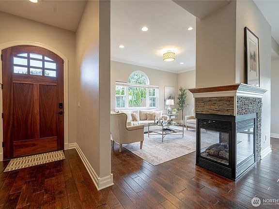 4th image of 19837 47th Avenue NE