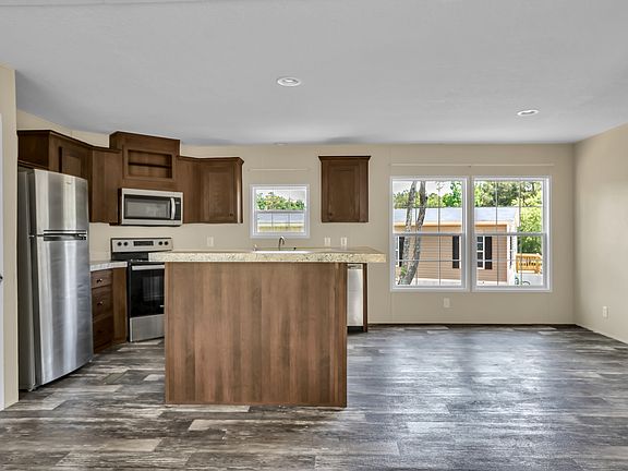 3rd image of 632 Pelican Pl