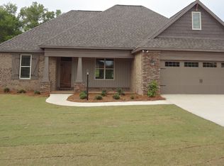 125 Village Ct, Wetumpka, AL 36093