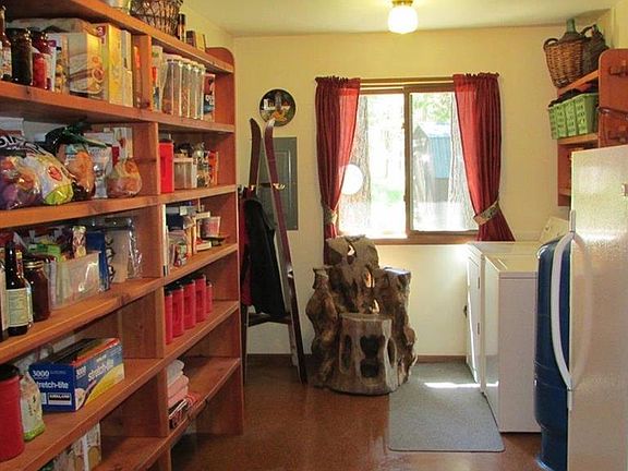 5th image of 564 Snowview Dr
