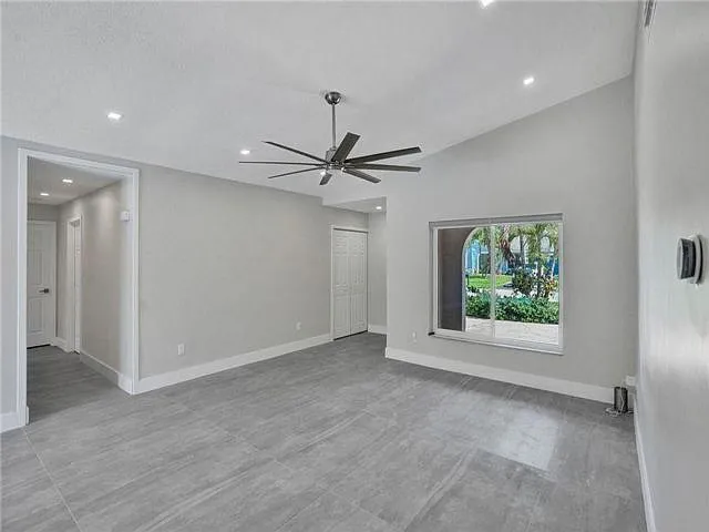 11627 SW 50th St — Photo 9
