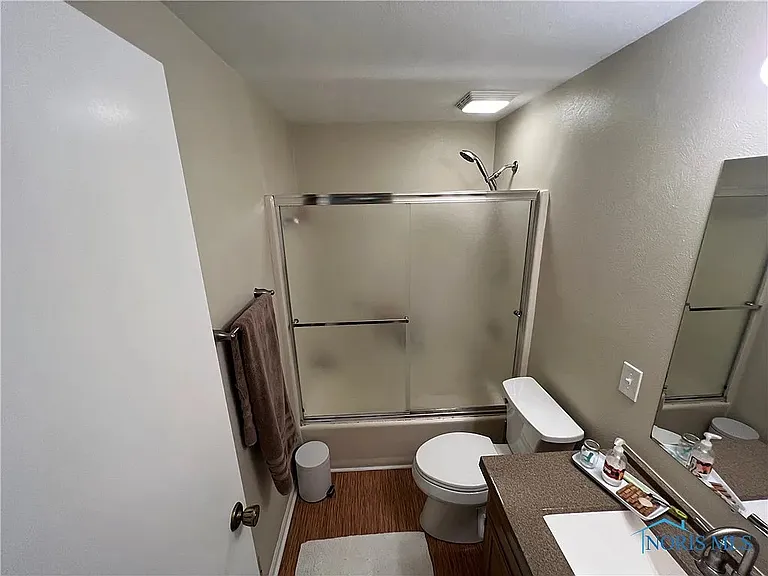 1190 Bernath Pkwy — Photo 10