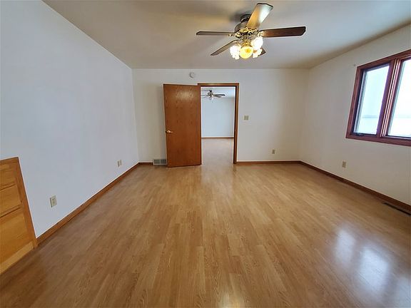 5th image of 3579 27th St NE