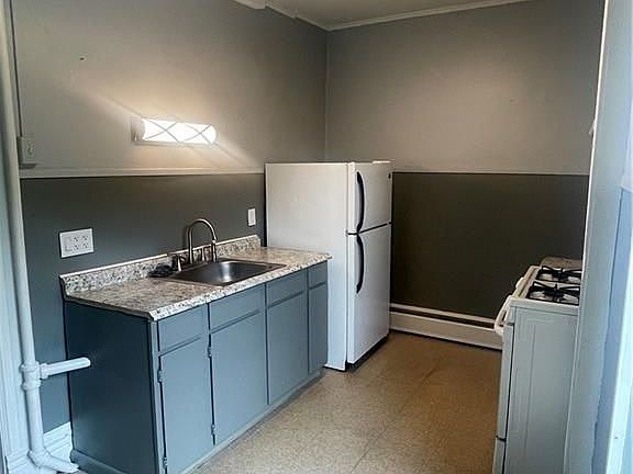 2nd image of 370 Bryant St #3