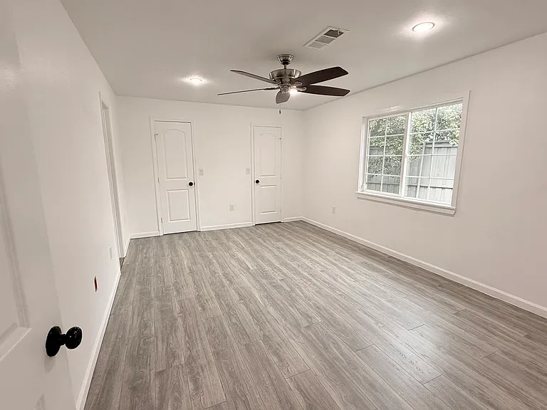 11501 Cotillion Dr — Photo 3