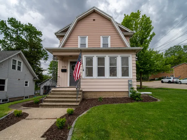 604 E 3rd St, Dixon, IL 61021