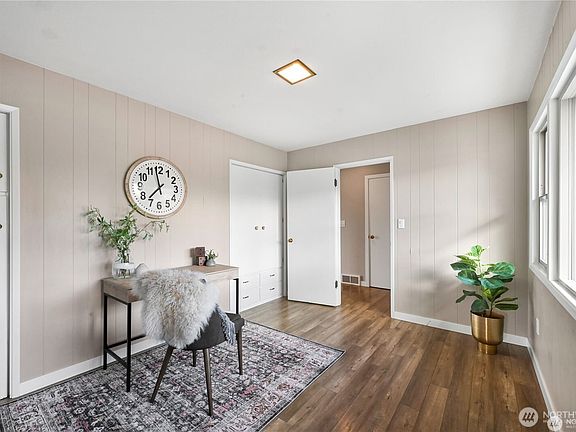 3rd image of 151 Bay Lyn Drive