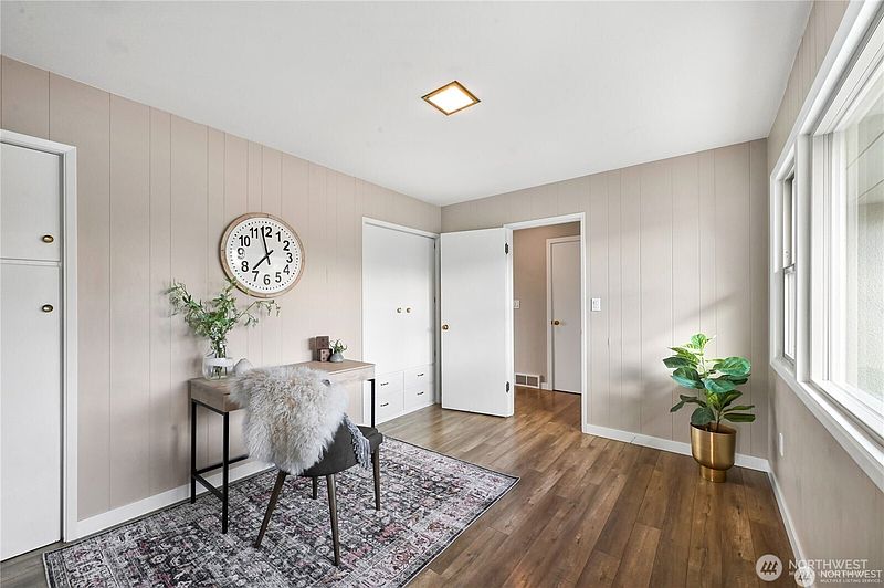 3rd image of 151 Bay Lyn Drive