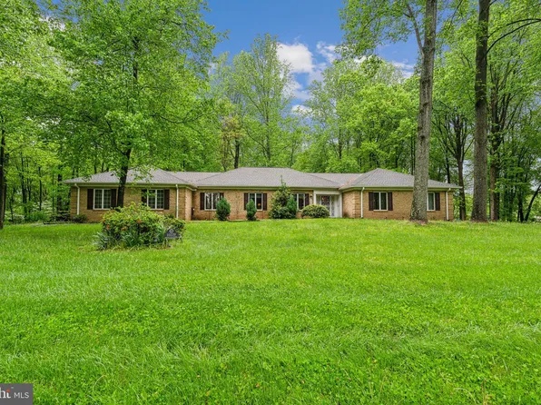 10220 Harvest Fields Dr, Woodstock, MD 21163
