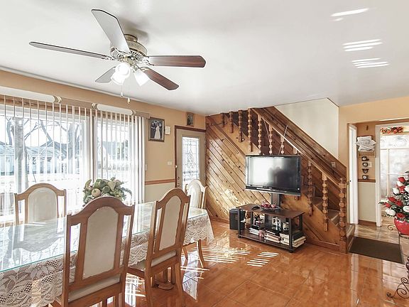 2nd image of 8533 Leclaire Ave