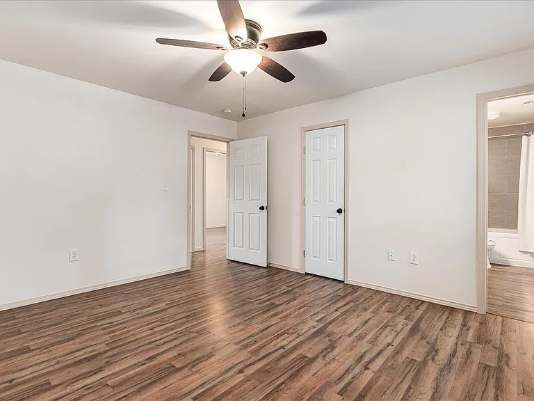 408 Breezing Ln — Photo 24