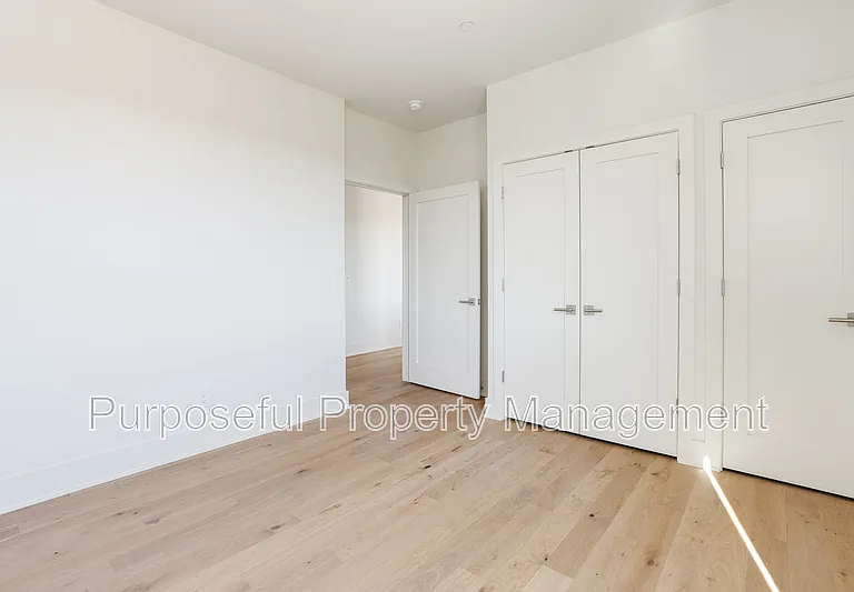 934 Hangar Dr #9 — Photo 22
