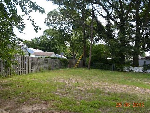 3rd image of 620 Main St