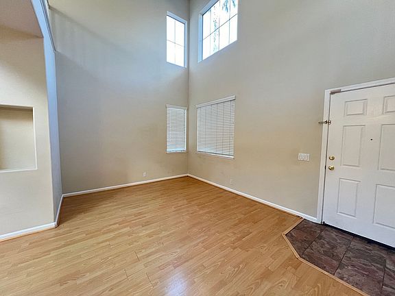 4th image of 805 Bamboo Palm Ct