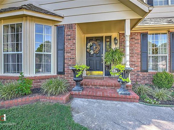 5th image of 1213 W Countrywood Cir
