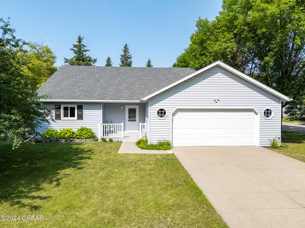 2143 7th Ave NW, East Grand Forks, MN 56721