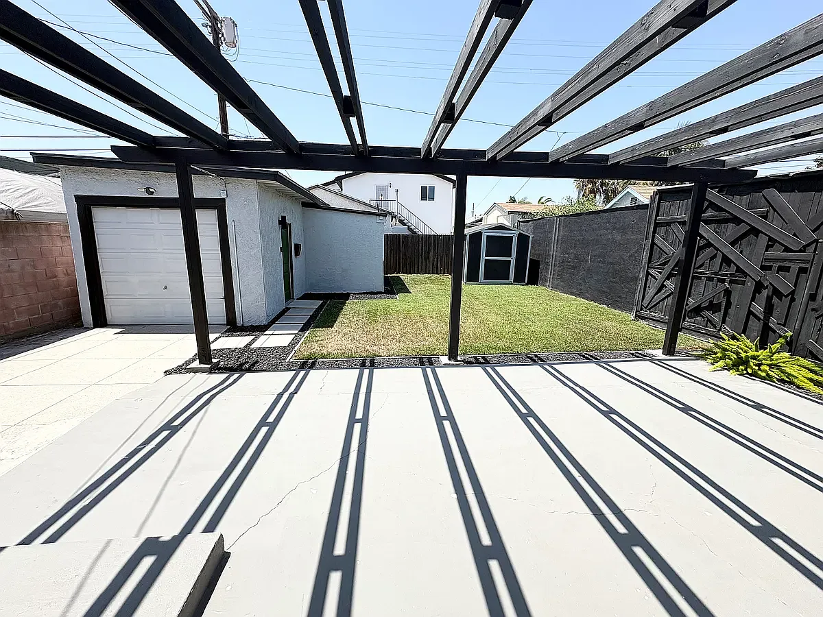 3 bed, 1200 sqft, $4,000 — Photo 1
