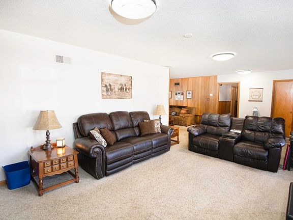 4th image of 2513 Gidding St