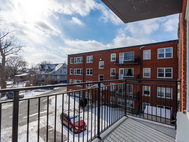 186 Thames St — Photo 12