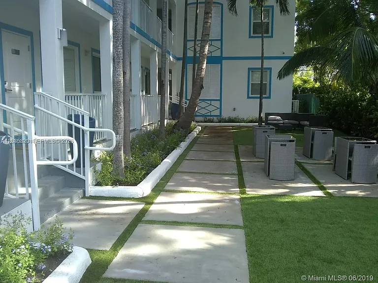 245 NE 33rd St #104 — Photo 13