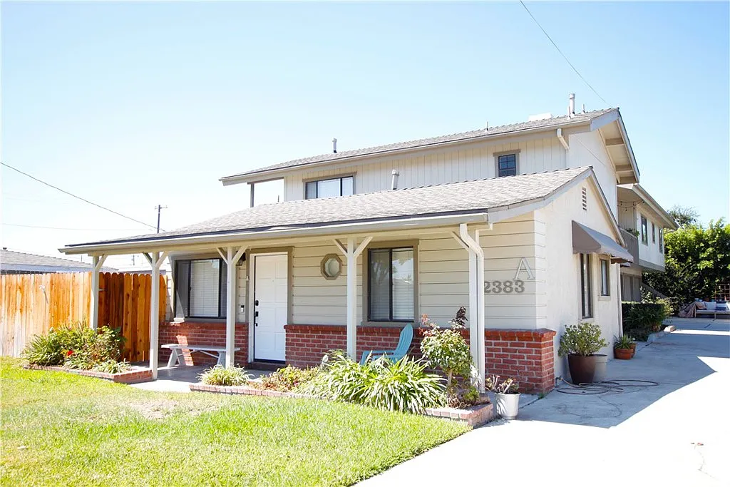 3 bed, 3.5 bath, 1888 sqft, $5,900 — Photo 3