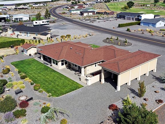3rd image of 704 Desert Aire Dr SW
