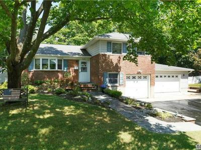 420 Atlantic St, East Northport, NY, 11731