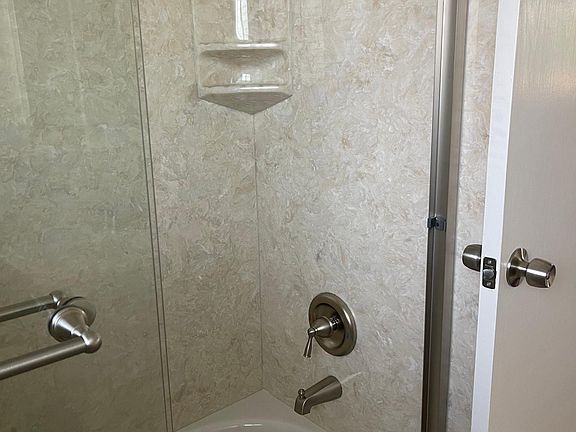 5th image of 3222 Moorpark Ave APT 4